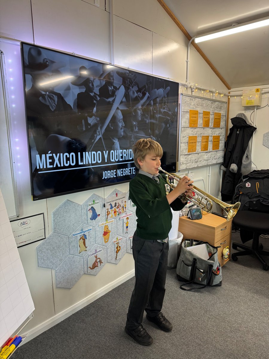 What a fun way to celebrate the music of Mexico by having a pupil volunteer to join in with a classic Mariachi piece!
#CCJuniorMFL #CCJYear4 #LoveOfLearning
