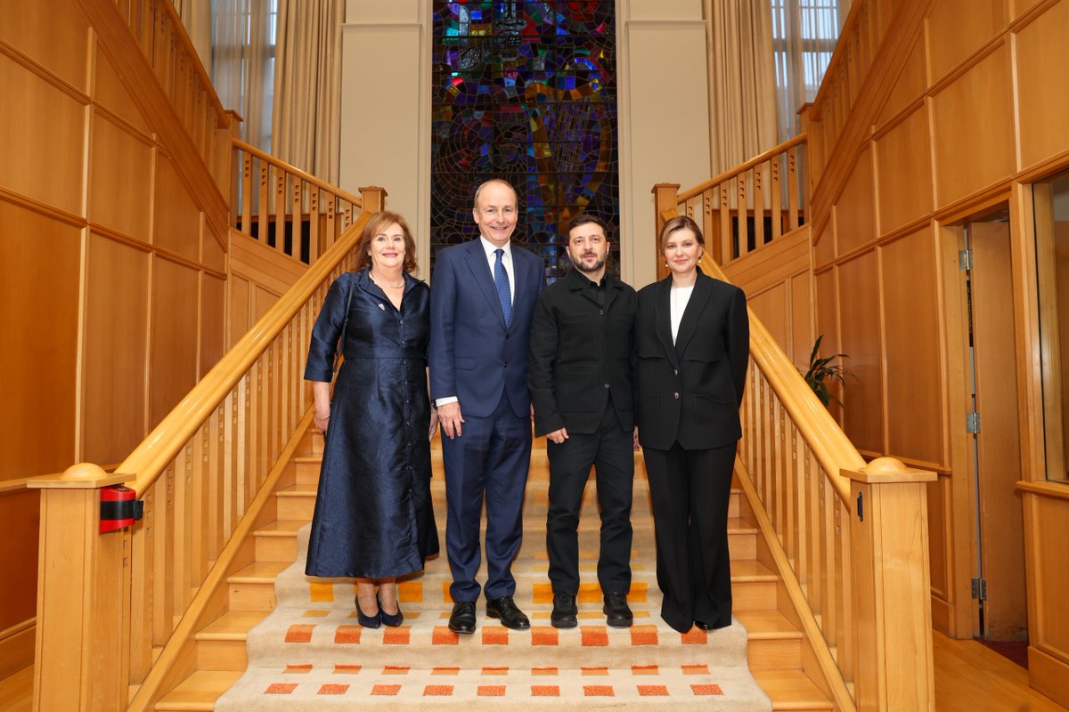 MichealMartinTD's tweet image. President Zelenskyy and First Lady Zelenska are most welcome to Ireland. 🇮🇪🇺🇦

We will continue do all we can to support a just and lasting peace for Ukraine.