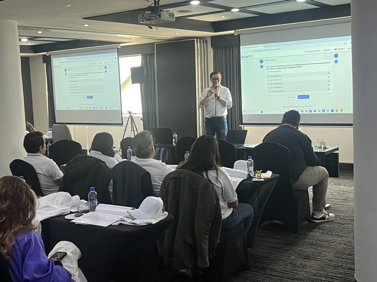 La capacitación garantiza que todo el equipo conozca los objetivos, técnicas y protocolos del proyecto. Evita errores, mejora la recolección de datos y asegura resultados confiables. ¡Un equipo bien capacitado es un proyecto exitoso!