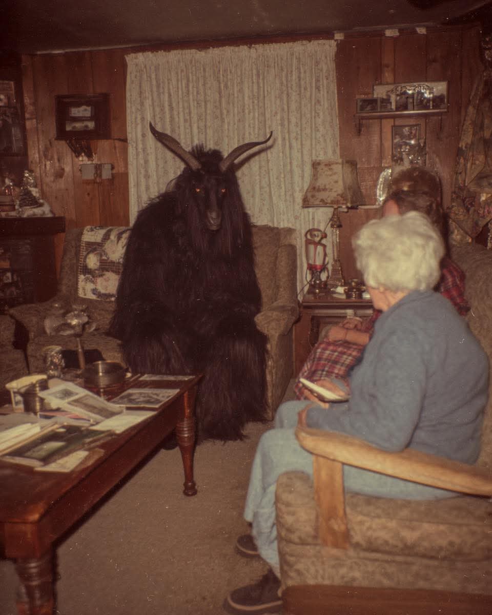 HeavyMetalYetii's tweet image. Metalheads during the holidays