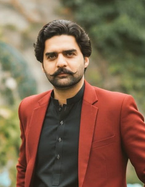 zohaibPlf's tweet image. We three brothers !

Medical.♥️. Law. 🖤. Banking 💚.

Younger Muhammad Luqman Ex-#PSF 
Profession. Medical Rep . ♥️

Me, Advocate High Court . #PLF 
Profession. Law / Advocate 🖤

Elder Abdul Salam . #PYO
Profession Banking . 💚