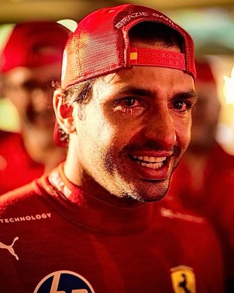 chili55carlos's tweet image. Does it ever                        Just how fast the
drive you crazy                  night changes?