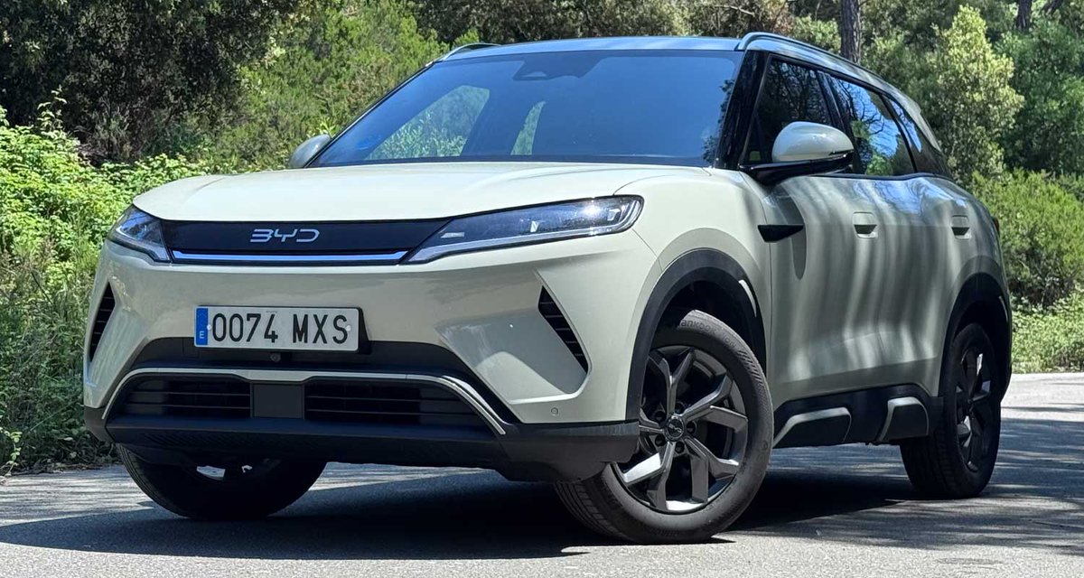 🇪🇸 Los cinco coches eléctricos más vendidos en España en noviembre.

1. Tesla Model 3: 1.264 unidades
2. BYD Dolphin Surf: 688 unidades
3. KIA EV3: 469 unidades
4. BYD Atto 2: 409 unidades
5. Jeep Avenger: 269 unidades