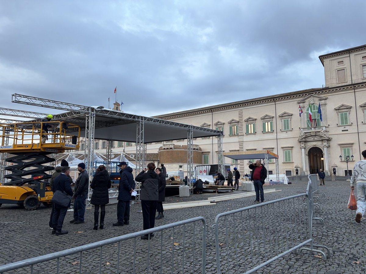 Preparativi per l’arrivo della #torciaolimpica al #Quirinale 
#mico26 #Milanocortina #olimpicgames