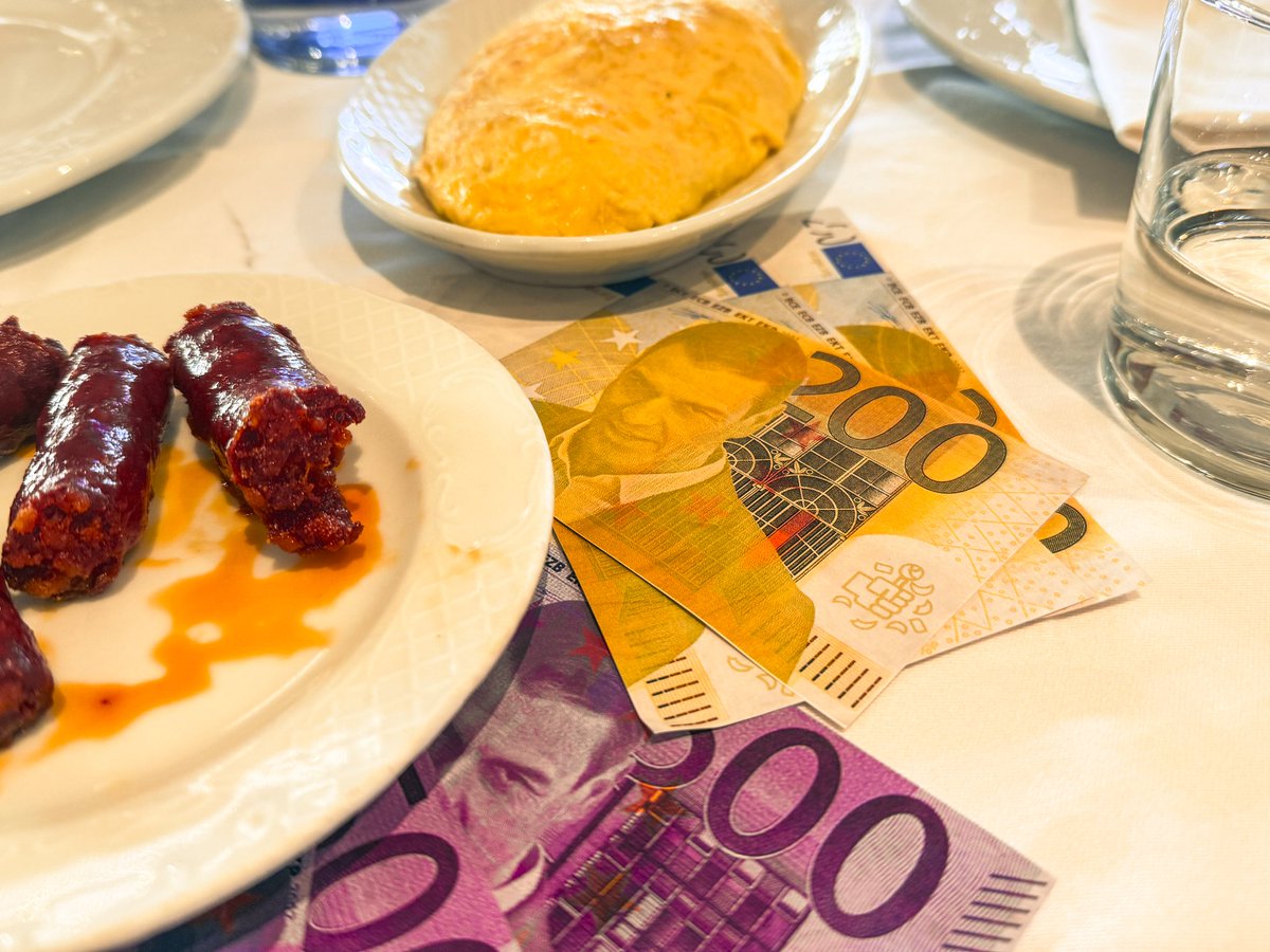 Quien nada debe, nada teme.
Quien se esconde, algo debe.

⛔ Ferraz no es la sede de un partido.
ES UN CAJERO AUTOMÁTICO. ✉️💵