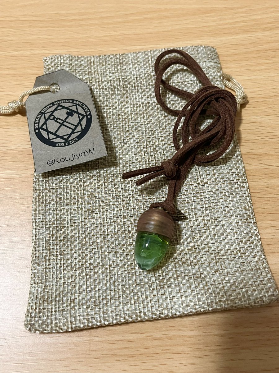 t_ayaka_land's tweet photo. #デザフェス62
#デザフェス戦利品

-Magic iron works-Koujiya
@KoujiyaW　さま
ご報告が遅くなりましたが…
こちらの素敵なペンダントをお迎えしました！
悩みましたがこちらのお色に
購入後ずっと身につけて練り歩いてました🚶‍♀️友達にも似合ってると言ってもらえて嬉しい☺️
ありがとうございました❣️ https://t.co/A7l63JrO0x