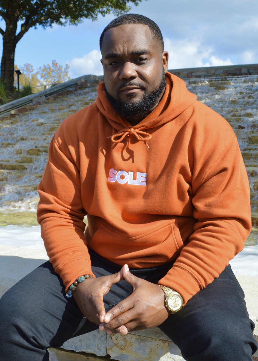 onmysolebrand's tweet photo. Derion is #OnMySole

Derion Jackson is a Senior Financial Business Development Manager transcending his Style, Optimism, Leadership, and Excellence.

Visit https://t.co/0JOVVcAUBO (link in bio) to shop our exclusive merch and follow @onmysolebrand @thesoleshow_. https://t.co/LPixiB0VbE