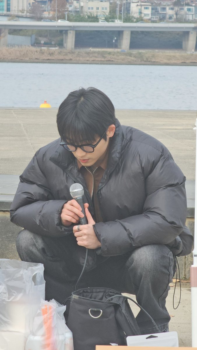 woopsy1231's tweet photo. 這天的金甫宬真的好看的沒話說
怎樣拍怎樣好看

#김보성 #金甫宬 https://t.co/5mp7FNSuIm