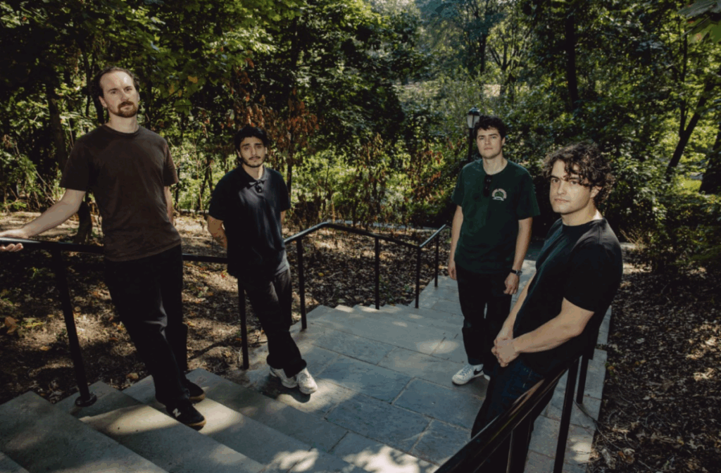 ChrisRyanNYC's tweet image. Local Weatherman Share New Single “Weighing,” Announce EP Right One dlvr.it/TPZzzl #LocalWeatherman #NewSingle #Weighing