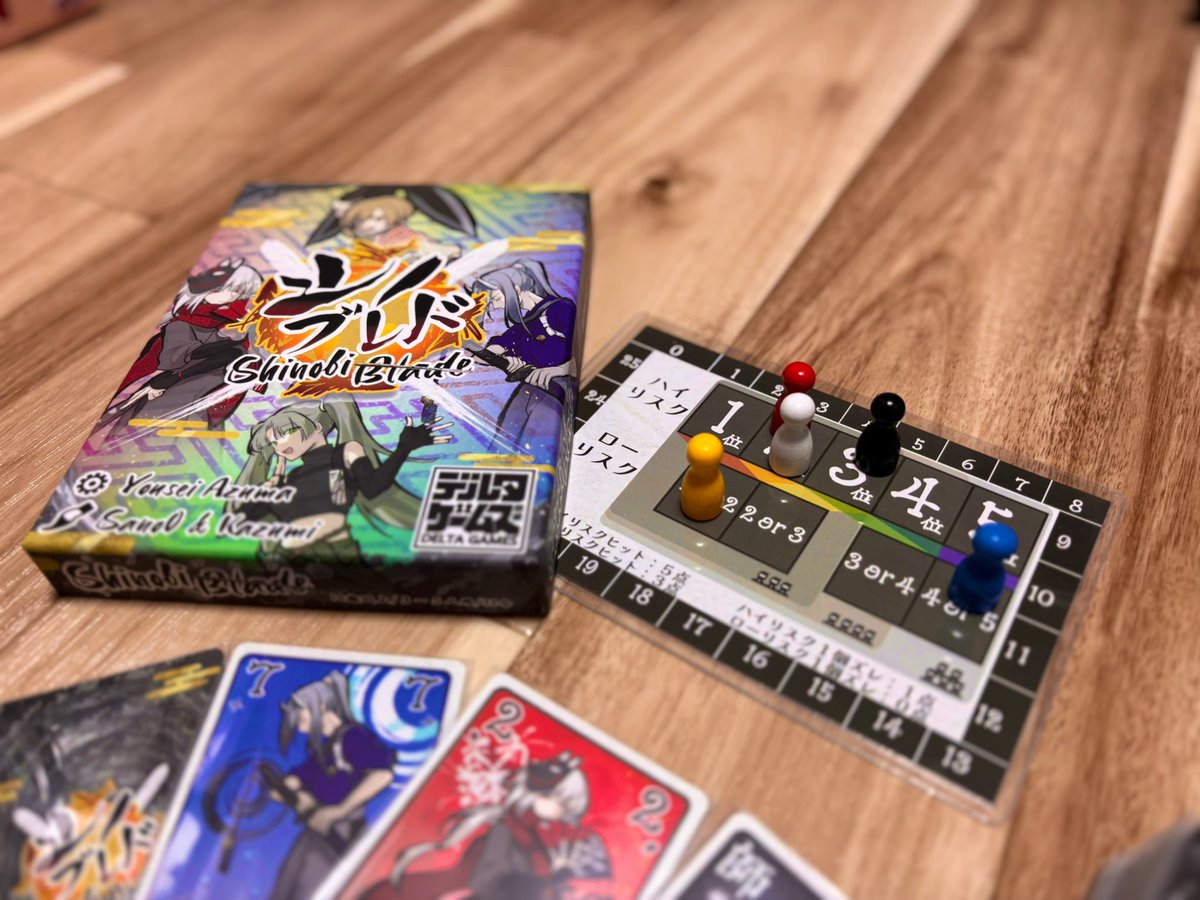 Viki_Maru_Link's tweet photo. シノブレド(デルタゲームズ様)
墨絵？のようなタッチに和風テイストがバッチリ噛み合っていてとても好みですね😸✨イラストもカッコいい&amp;かわいくて◯
カード裏もイカしてます😼
得点トラックと術者カードが100均一の硬質ケースにシンデレラフィット😿✨
これから遊ぶのが楽しみです♪😊
#ゲムマ2025秋 https://t.co/6sded4bXKg