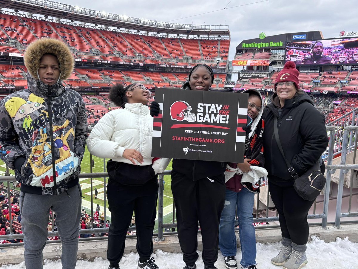EEGschools's tweet photo. We loved seeing our Beacon Academy students enjoying the Browns game this weekend. Big thanks to @SITG_Browns  and the @Browns for the opportunity! 🏈#EEGSchools https://t.co/P3AlAboyAE