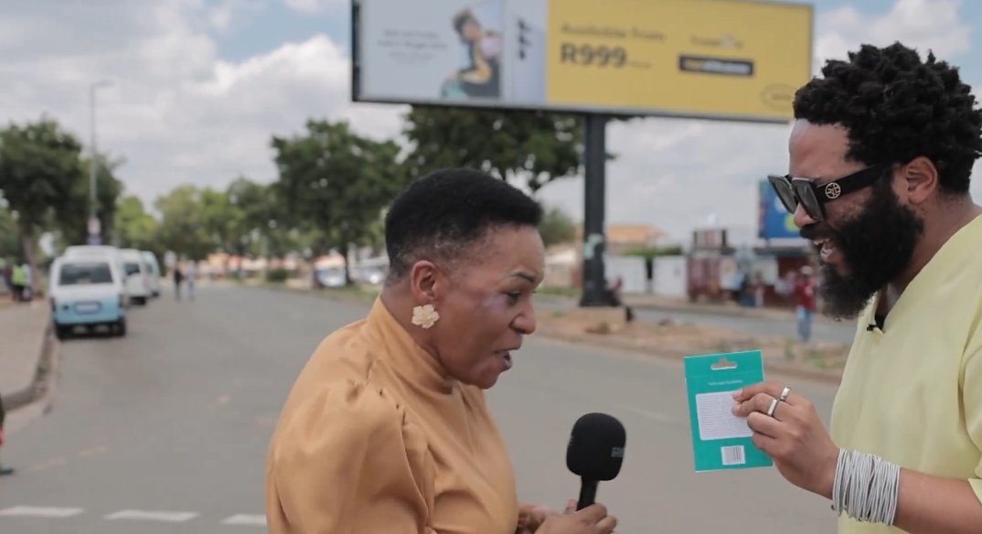 _Thembalihle_'s tweet image. Do Not Disturb SEASON IS ON! 🔕🌞
@MTNza just rocked up at Jabulani Mall and blessed the people with R2,500 grocery vouchers 🤭🛒. Aunties jumped for joy, uncles were shocked.💛Mzansi, your turn! Tag that friend or family who’s OVERDUE for a break.
#MTNSummer #TodayWeMakeMoves