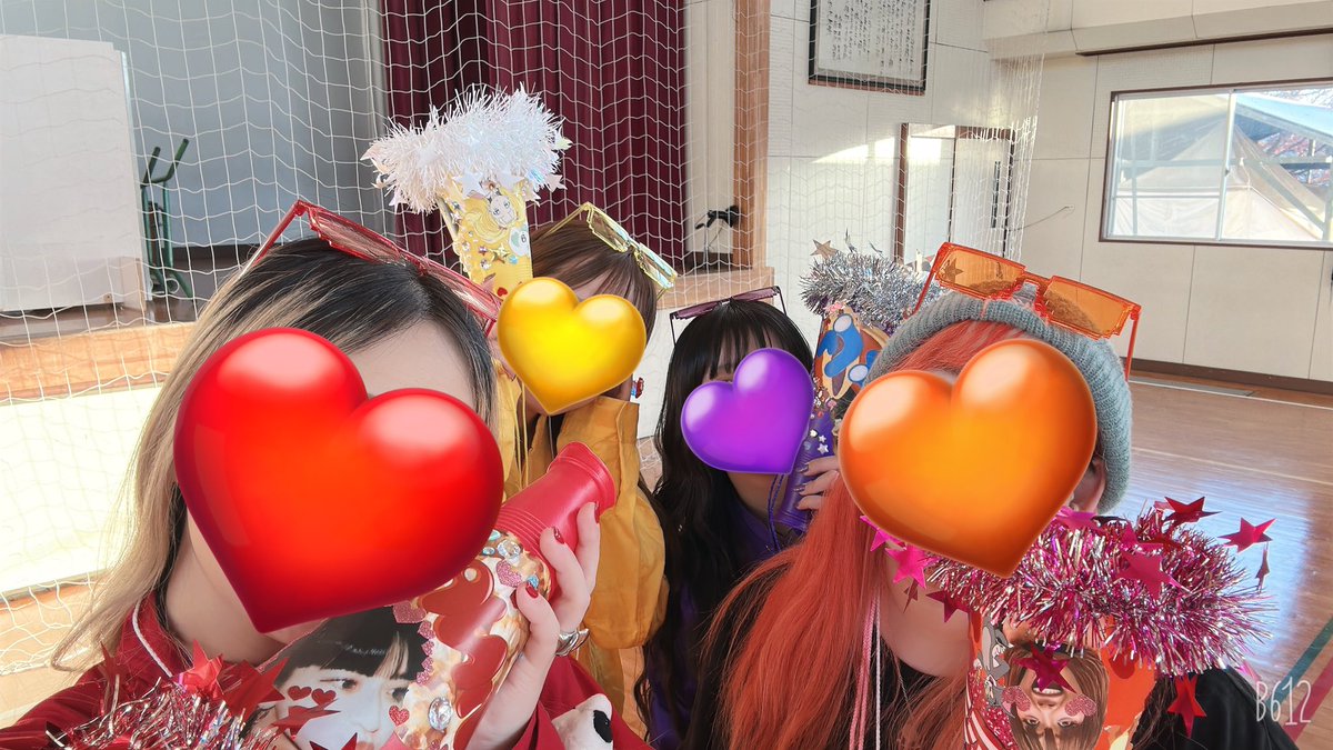 watari_lilfang's tweet photo. 🧡💜❤️💛
 #黒瀬とバスツアー https://t.co/kzcicwUiIU