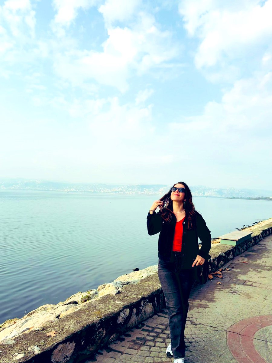 omurozden's tweet photo. “İfade edemediğim bir eksiklik var içimde.
Sanki her şey başka türlü olabilirdi.”…🦋 https://t.co/3Ojt4jyzWN
