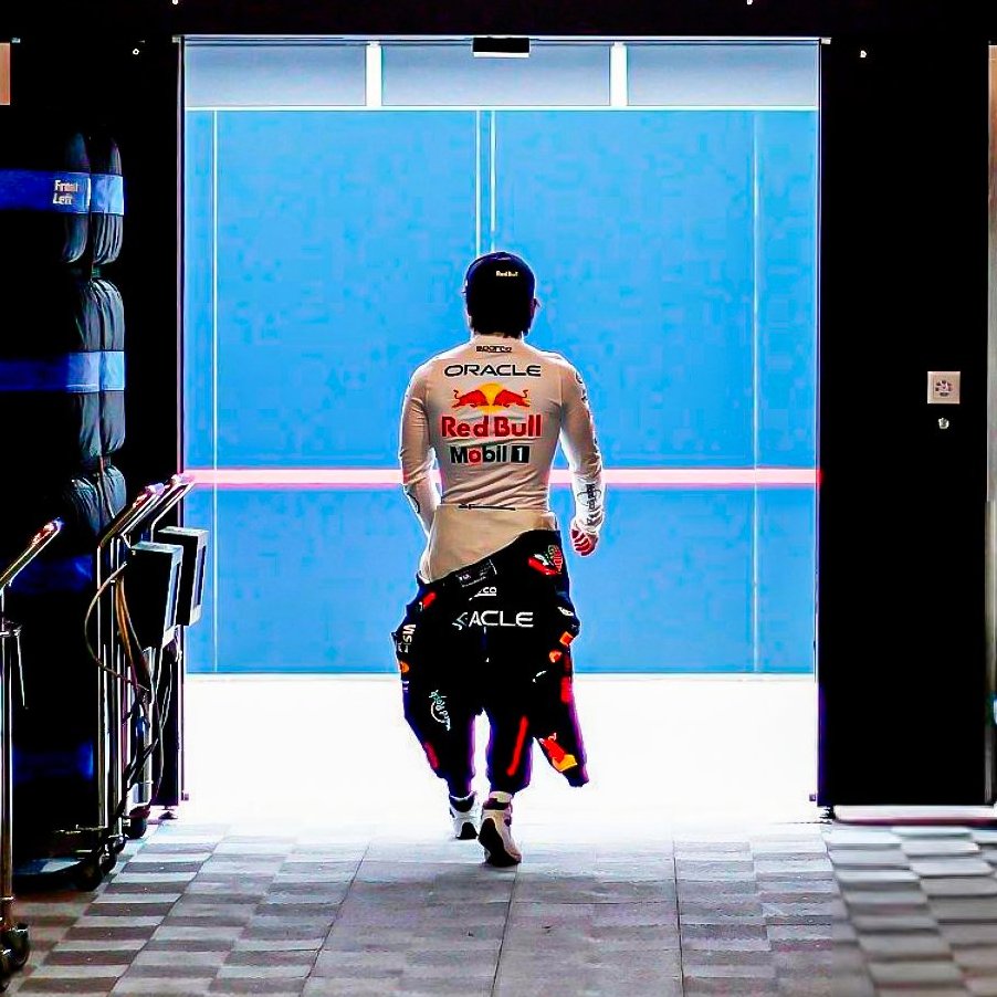 Hawk9248's tweet image. Yep it's over guys.. 

First of all, I would like to thank Yuki for giving me the opportunity to meet him in person several times and for giving me several of his autographs and photos with him, which I will never forget for the rest of my life. Thank you for the entire five…