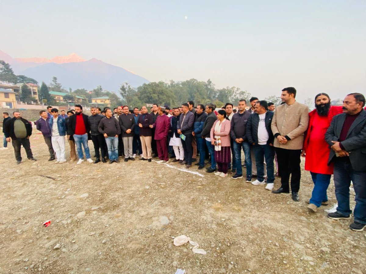 नेता प्रतिपक्ष एवं पूर्व मुख्यमंत्री श्री जयराम ठाकुर जी और भाजपा प्रदेश अध्यक्ष डॉ. राजीव बिंदल जी ने पार्टी के अन्य पदाधिकारियों व कार्यकर्ताओं के साथ धर्मशाला स्थित जोरावर स्टेडियम का निरीक्षण कर 4 दिसम्बर को होने वाले विशाल प्रदर्शन की तैयारियों का जायजा लिया।