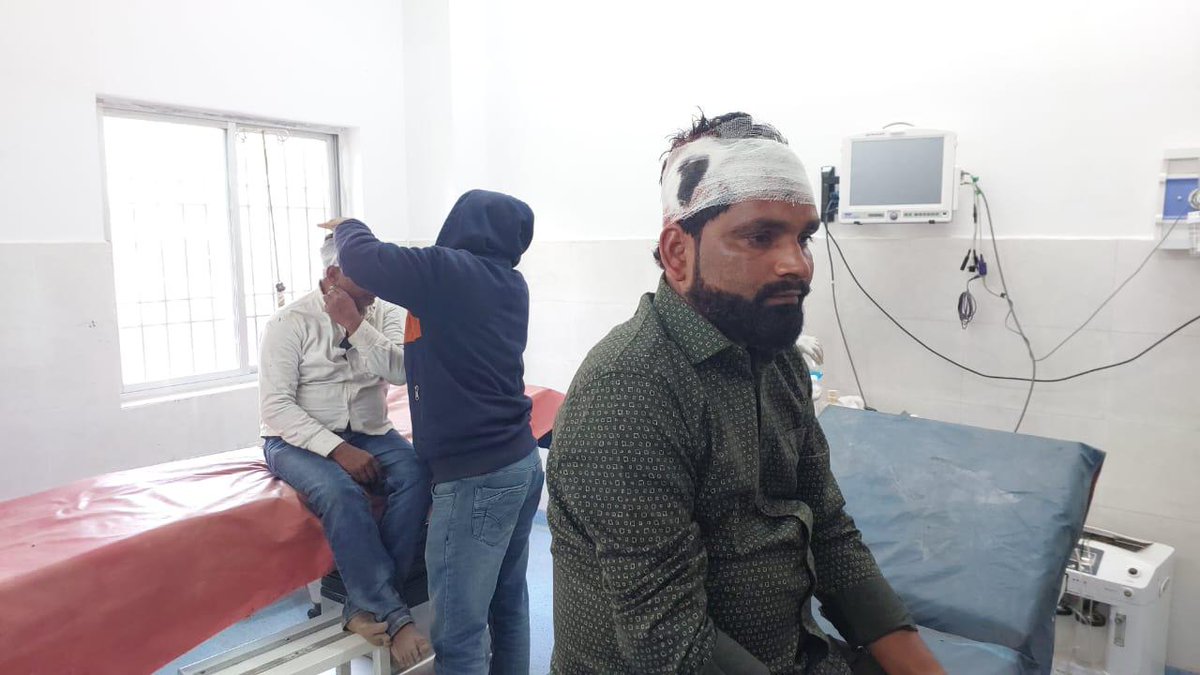 prabhatkhabar's tweet photo. बिहार : बिहटा में दिनदहाड़े लूट और हमला, जमीन कारोबारी से 11 लाख नकद और दो सोने की चैन छीनी गई, अपराधी फरार.
#Behta #BiharCrime #LootAlert #BreakingNews #PoliceInvestigation #Prabhatkhabar https://t.co/wGp7uZtcuo