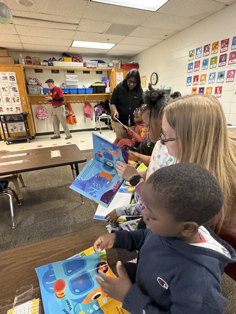 RCPS_EarlyLearn's tweet image. “Readers today, leaders tomorrow! 📚✨ Rockdale County students are turning pages into possibilities with #ReadToLead.”
#kiwanisclub #kiwanis #readerstoleaders #pat #dph