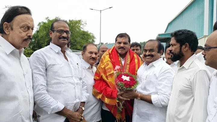 BotchaBSN's tweet image. ఏలూరు జిల్లా వైయస్సార్ కాంగ్రెస్ పార్టీ  సమన్వయ కమిటీ సమావేశంలో పాల్గొన్న ముఖ్య అతిథిగా శాసనమండలి ప్రతిపక్ష నేత ఉభయ గోదావరి జిల్లాల రీజనల్ కోఆర్డినేటర్ బొత్స సత్యనారాయణ గారు.

#BotchaSatyanarayana #YSjagan #YSRCP #Vizianagaram #AndhraPradesh