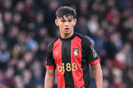 emipaludi's tweet photo. Me faltó un tema importante y que estuve averiguando..
En #River interesa y se ha preguntado por #JulioSoler. Pero por lo que me comentan, tanto el #Bournemouth como la gente que lo representa buscan opciones en Europa en caso de dejar el club Inglés, como primera opción. https://t.co/toAvi38iKO