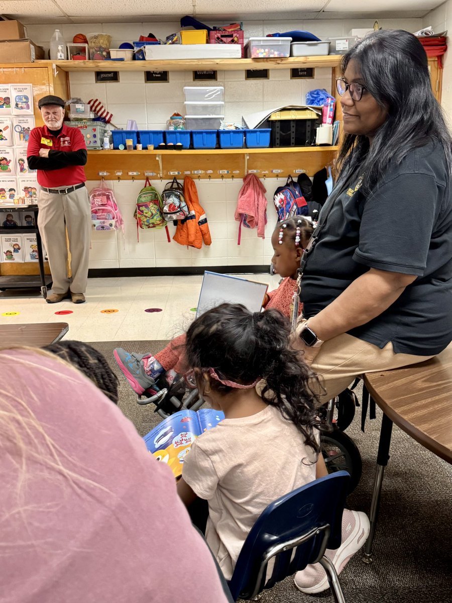 RCPS_EarlyLearn's tweet image. “Readers today, leaders tomorrow! 📚✨ Rockdale County students are turning pages into possibilities with #ReadToLead.”
#kiwanisclub #kiwanis #readerstoleaders #pat #dph