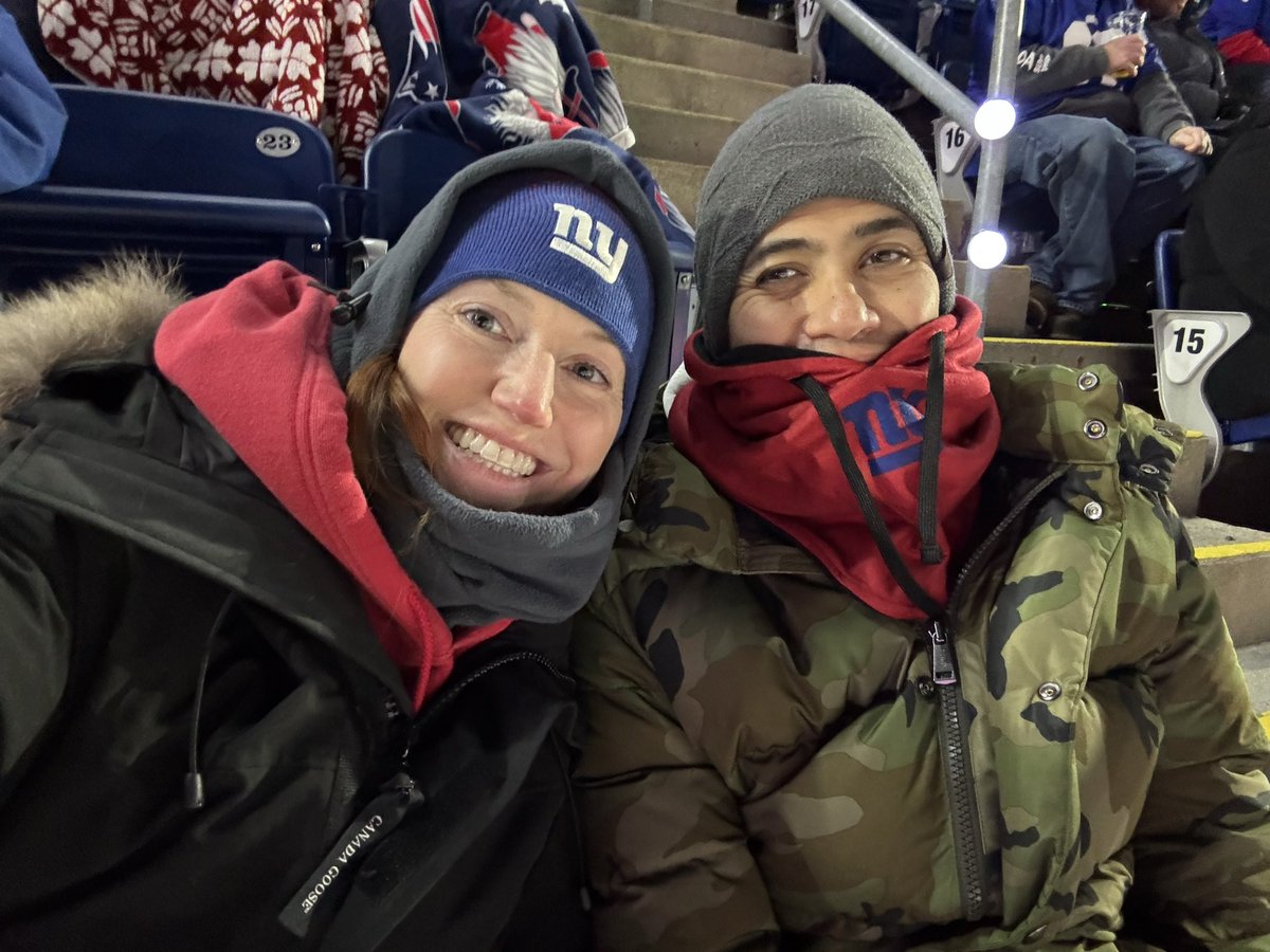 Chocolatejas's tweet photo. @LicensePlateGuy Game last night was roooough but we stayed warm https://t.co/f4j3CSP27c