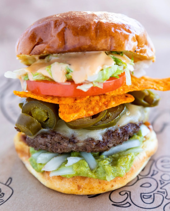 golfmaster's tweet photo. 🍔 19th hole pick: River City Café—burgers as legendary as the courses. Make sure to stop in at one of there 9 locations and check out there WORLD FAMOUS BURGERS! https://t.co/PGcIvgEES3