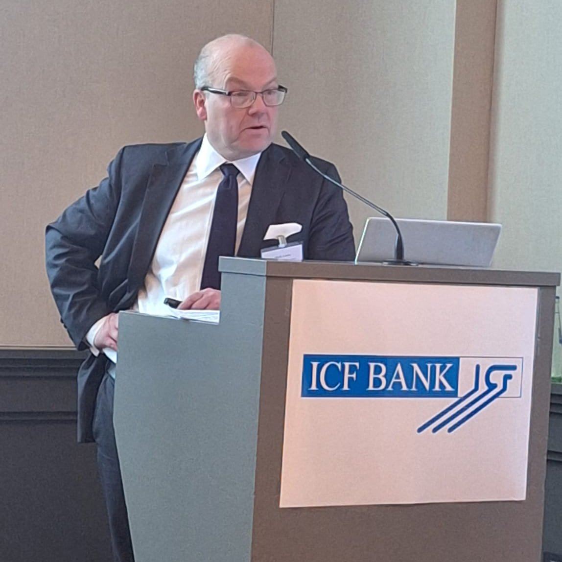 4investors's tweet photo. Maik Laske, Vorstand Advanced Blockchain, auf der Investorenkonferenz der ICF Bank. #advancedblockchain #aktien #icfbank https://t.co/dDsHrw1ncn