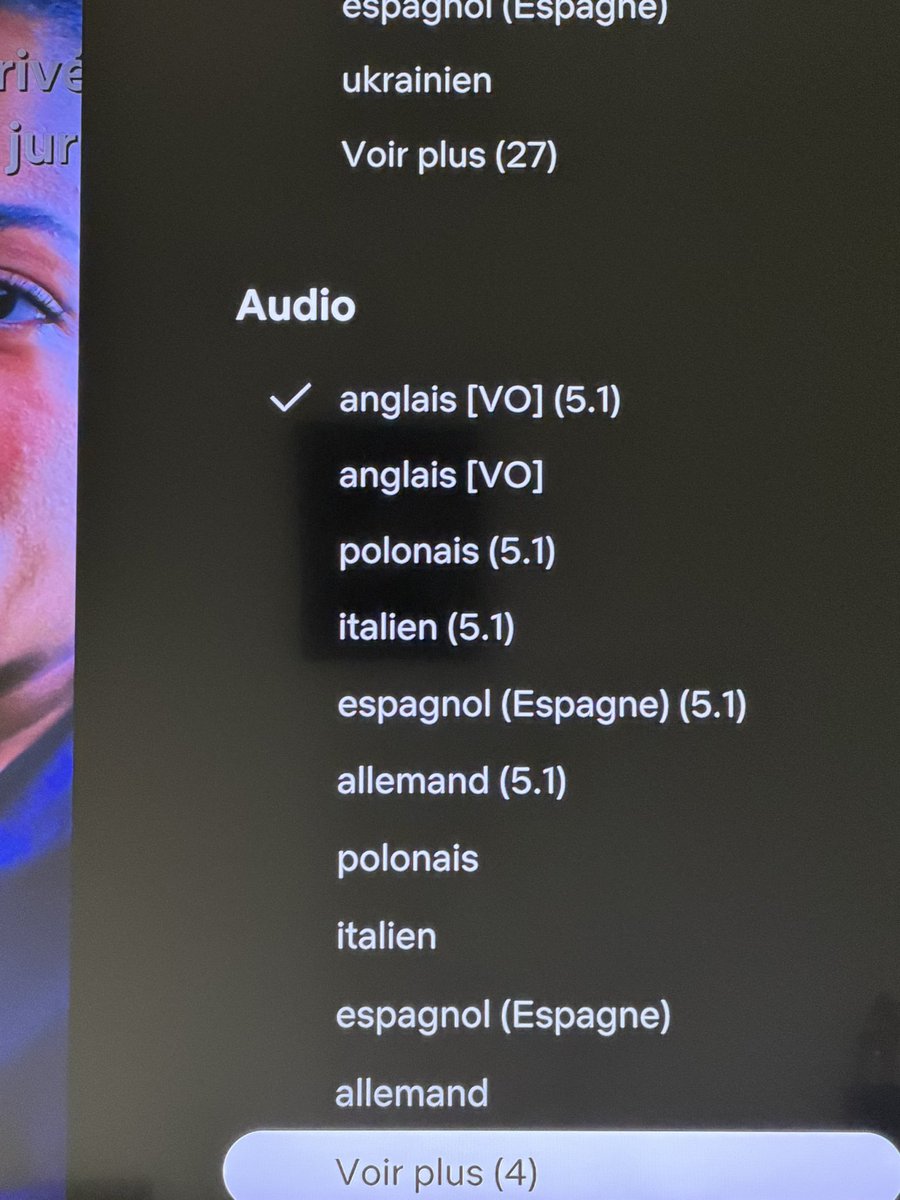 erow_7's tweet photo. @NetflixFR Y a toutes les langues sauf la VF 😅😅
Et les sous titres ils rendent fous.. ils sont en haut puis en bas puis en haut… https://t.co/PjrAaA8U7A