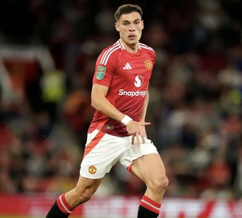 UtdJoshua03's tweet image. 🚨Manuel Ugarte’s future at Manchester United is looking increasingly bleak.

United are planning a major overhaul of their midfield next summer and are willing to break their club transfer record to sign one of Carlos Baleba, Adam Wharton or Elliot Anderson.

That inevitably…