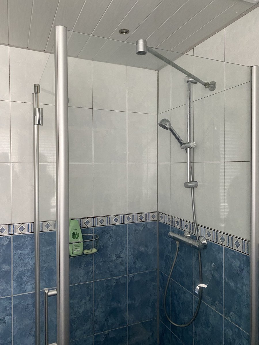 Gerrie867's tweet image. Dik 3,5 uur mee bezig geweest, maar dan kan ie er ook weer een poosje tegen💪Hoef ik um voorlopig alleen maar bij te houden😍 #Badkamer #Todolist✅