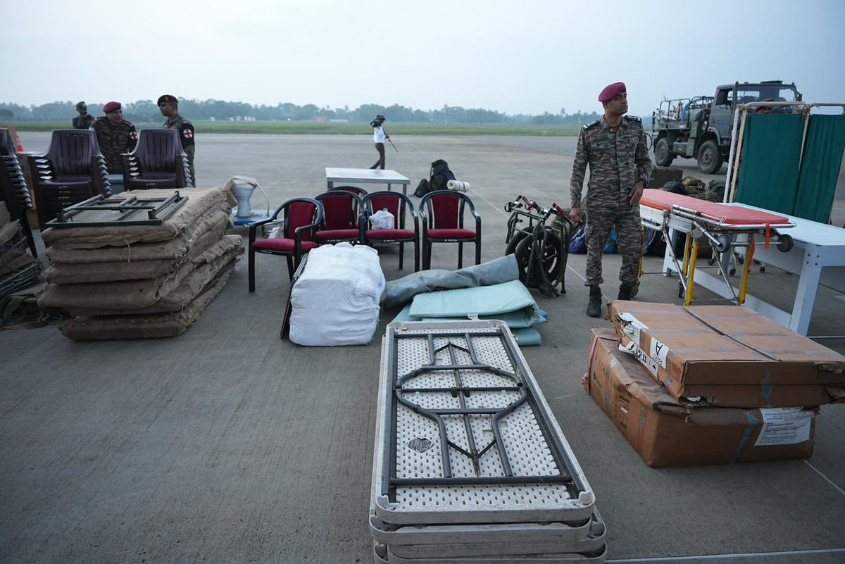 DrSJaishankar's tweet image. An @IAF_MCC C-17 transport aircraft with a self-contained, modular field hospital, over 70 medical &amp;amp; support personnel, and vehicles, landed in Colombo. 

🇮🇳 continues to aid 🇱🇰 efforts at flood relief.

#OperationSagarBandhu