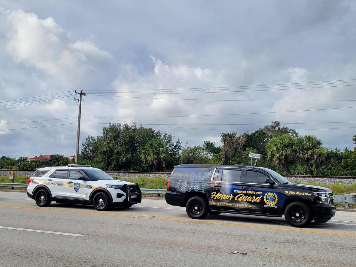 JackLemnus's tweet photo. The Jacksonville Sheiff's Office Honor Guard is in Vero Beach for the funeral of IRCSO Sgt. Terri Mashkow. @TCPalm https://t.co/OJeKZ7HWZh