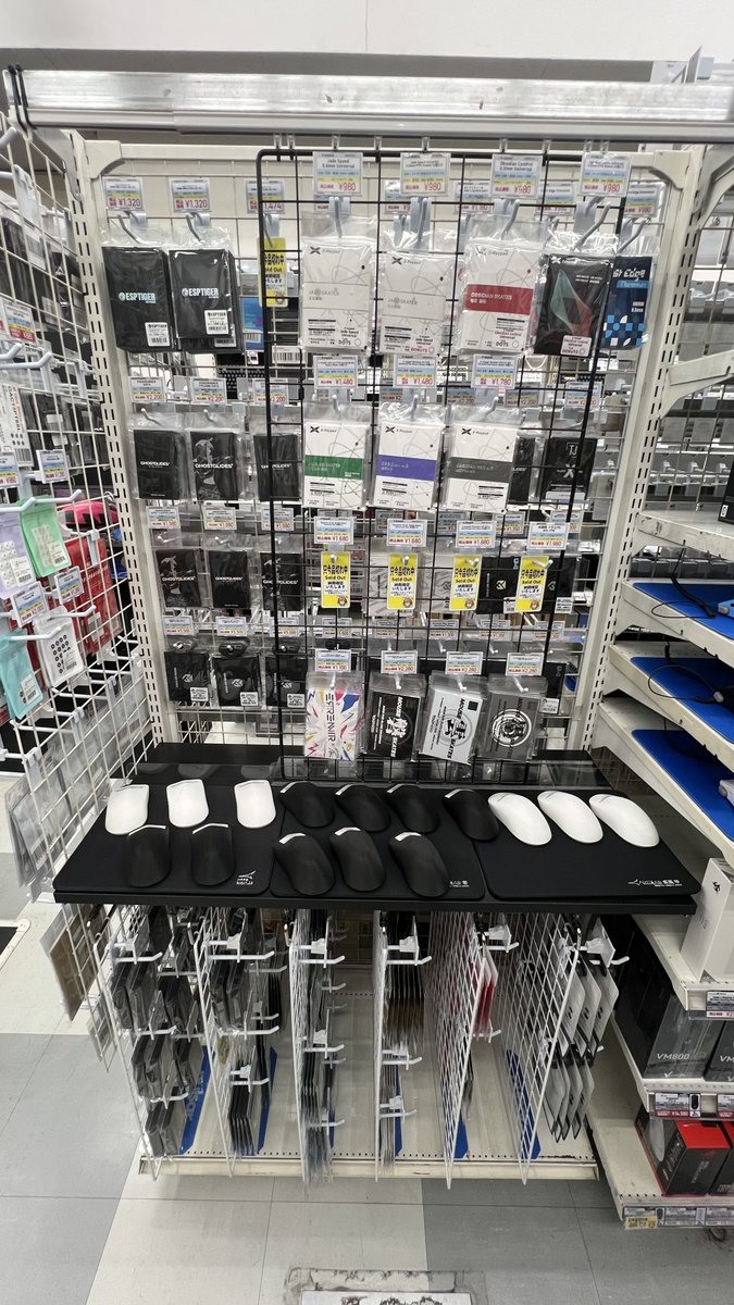 PCONES's tweet image. ここから1ヶ月も経たないうちに売り場の空間をさらに圧縮しないといけないくらいあっさり最多更新するとはねぇ😱