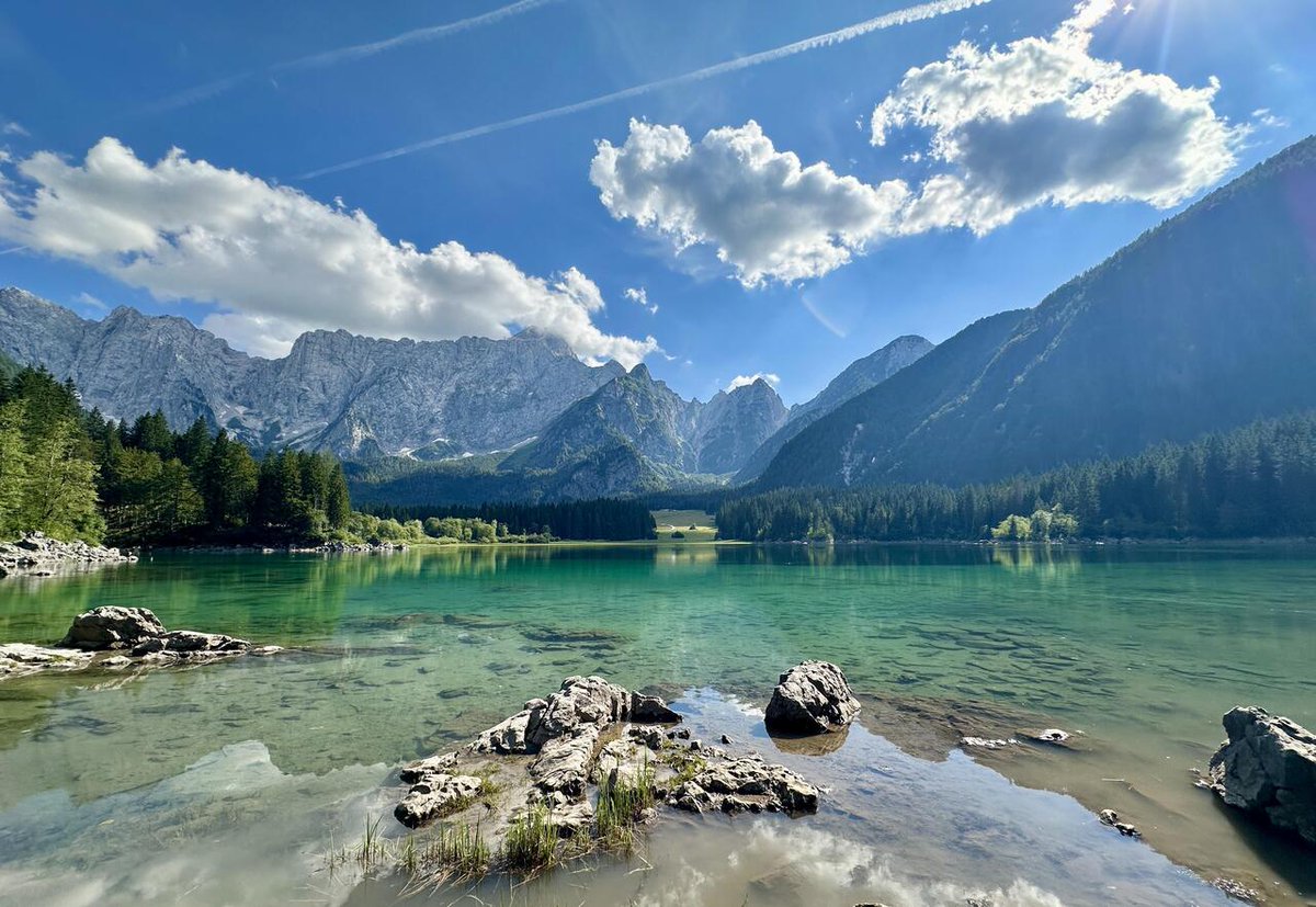 DocAtCDI's tweet image. Enjoy #OurEarthPorn!
(Steal This Hashtag for your own &amp;amp; join the community of Nature Addicts! )

Laghi di Fusine, Italy [OC], [3867 x 2664] 
Photo Credit: wutziwutziwutz 
.
