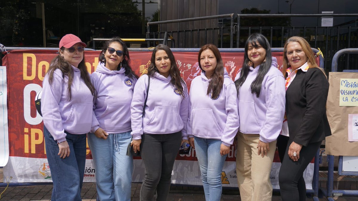 fecode's tweet image. Nuestro llamado a la Secretaría de Educación a frenar las políticas impositivas que están afectando seriamente el derecho a la educación en Bogotá, afectando a estudiantes, a docentes y a padres de familia. Estamos con la defensa de la orientación escolar por parte de @adebogota