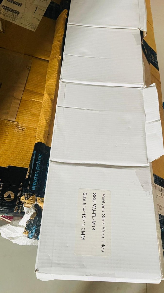 RayAmarjeet's tweet photo. I want highlight a FRAUD by AMAZON INDIA @amazonIN   Recently I bought a product from AMAZON Website and the Seller delivered product of completely different brand and specifications. On raising complaint regarding the product, AMAZON started favoring Seller. https://t.co/O9AoZ1UShK