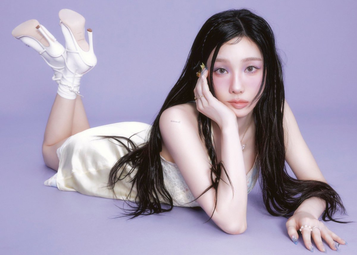 kchartsmaster's tweet image. “Panorama” by TAEYEON debuts with 170,620 streams on Spotify Counter.