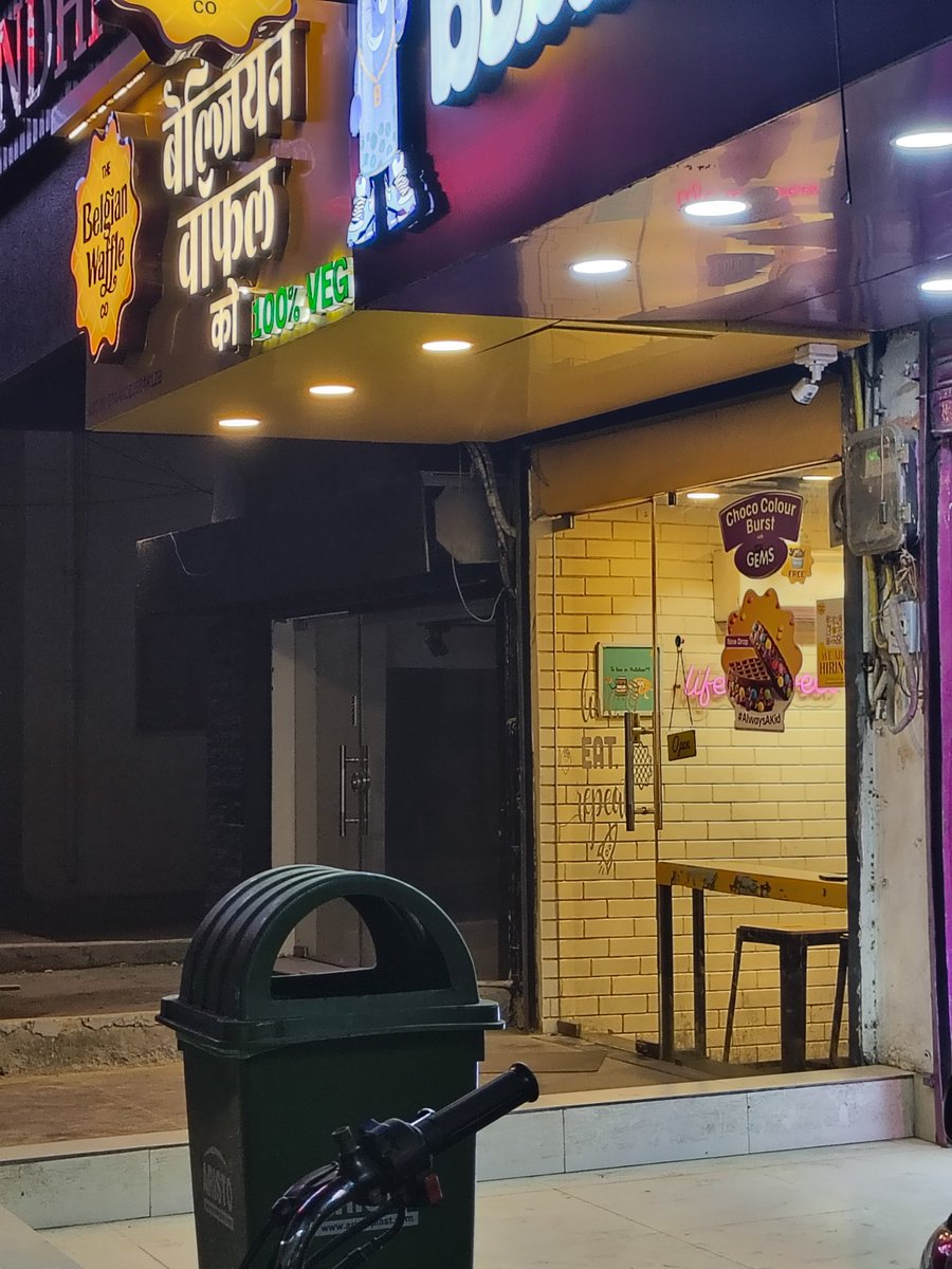 MaadhavSharmaa's tweet photo. Disappointing experience at @belgianwaffleco Ordered a waffle with excitement, but they didn't take my order &amp; didn't honor my valid discount coupon 🤦‍♂️💔 I waited for more than 15 minutes Would appreciate a resolution! 
Branch Patel Nagar New Delhi @jagograhakjago @gupta_rekha https://t.co/yjPugTnHc5