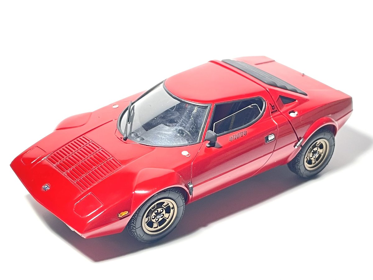 barrigtonia's tweet image. ハセガワ　1/24ランチアストラトスHFストラダーレ　完成しました！

エンジンルームはだいぶ満足いく出来になりました。
フロントのダクト部分も3dプリントに置き換えたんですがいい感じになりました。

去年のガンディーニのタグですが、遅くなってすいません💦
 #2mgandini