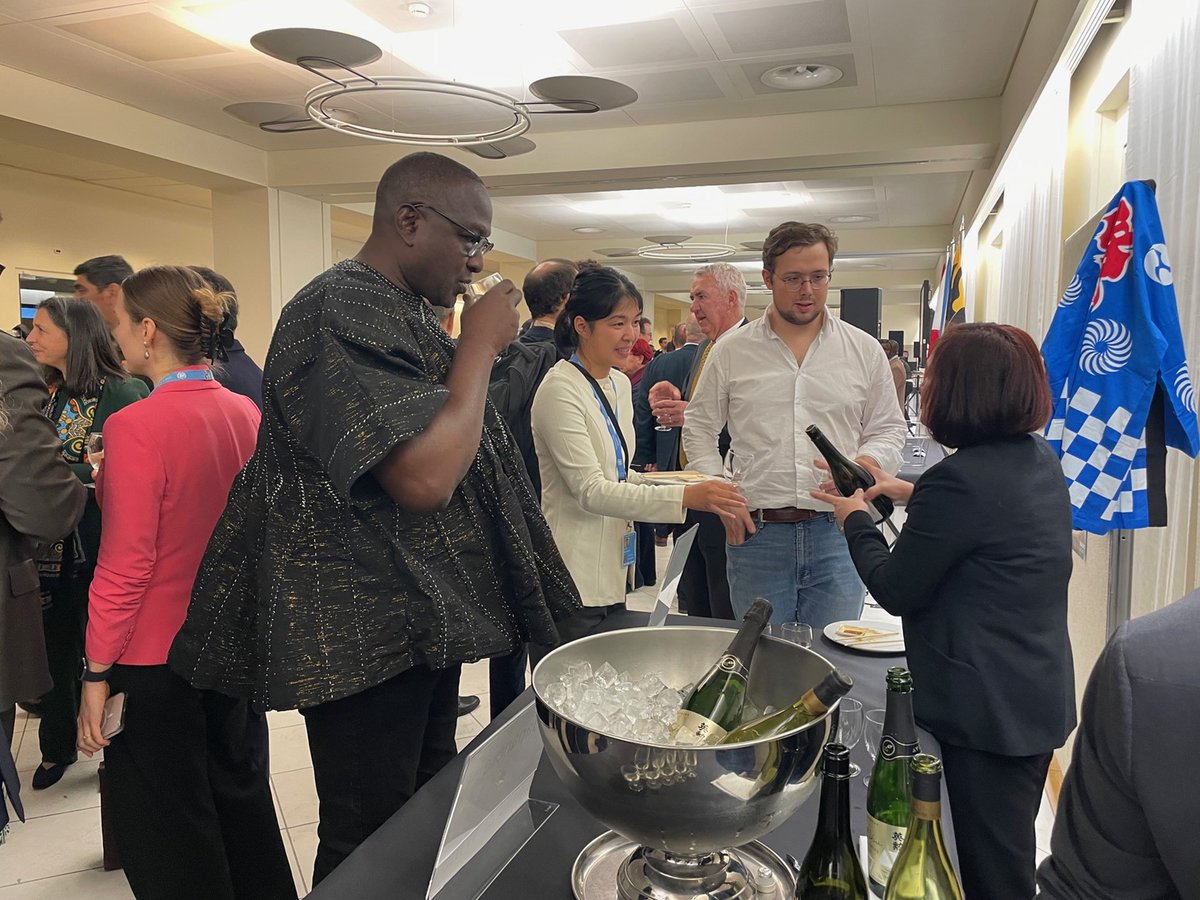 JapanDelCD's tweet photo. On 1 Dec Amb Ichikawa co-hosted a reception as the President of the 22MSP to the Anti-Personnel Mine Ban Convention (#APMBC) at UN Geneva with the Mission of Switzerland and the City &amp; Canton of #Geneva. Delegates and diplomats exchanged views, and enjoyed Japanese food and sake. https://t.co/1OSUvBcYlE