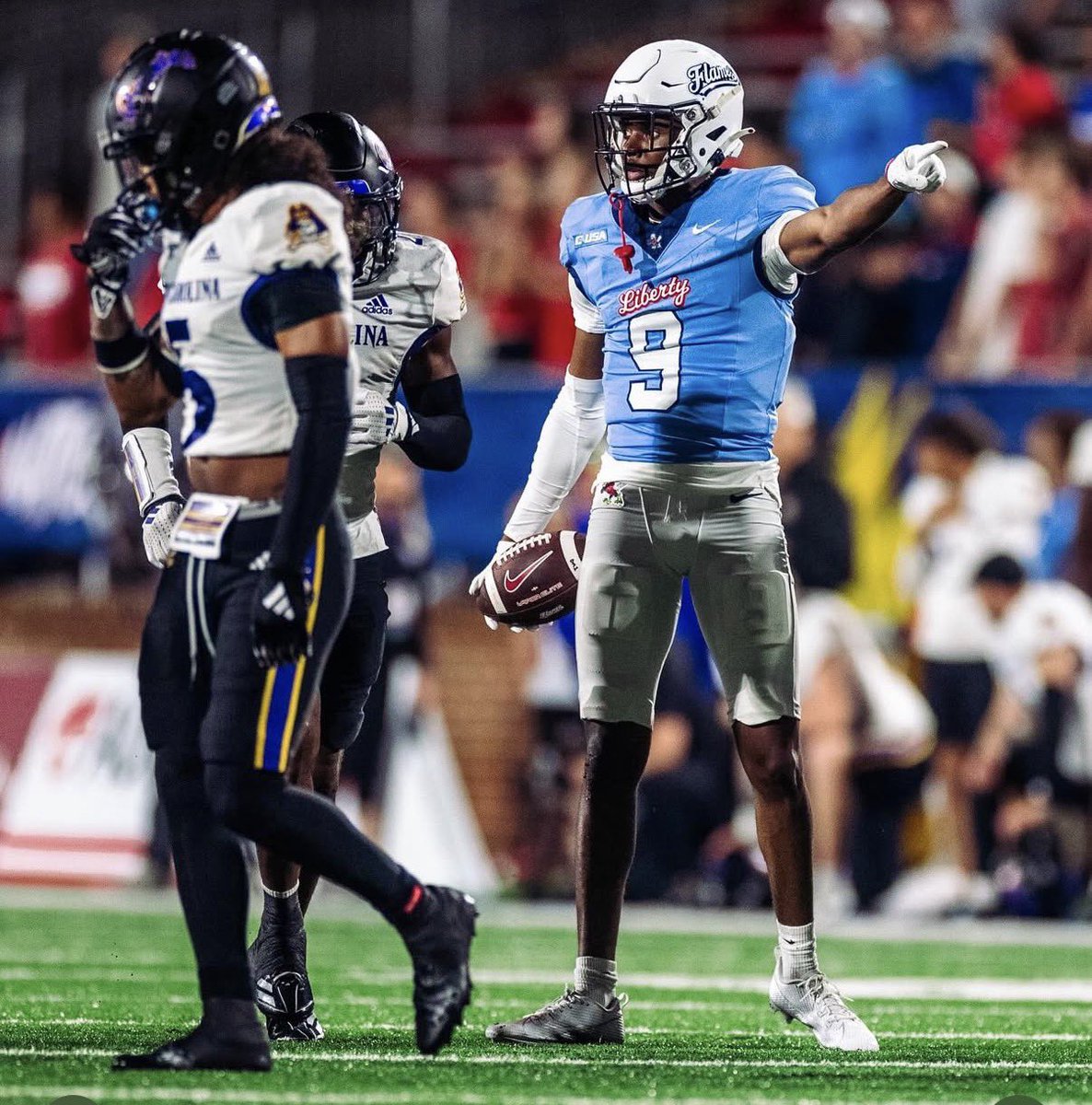 Liberty wide receiver Donte Lee is entering the transfer portal, his agents <a href="/david_benzaken/">David Ben-Zaken, Esq.</a> and <a href="/IanGrutman/">Ian Grutman</a> tell <a href="/mzenitz/">Matt Zenitz</a> and <a href="/chris_hummer/">Chris Hummer</a>.

Led Liberty in receiving this year.