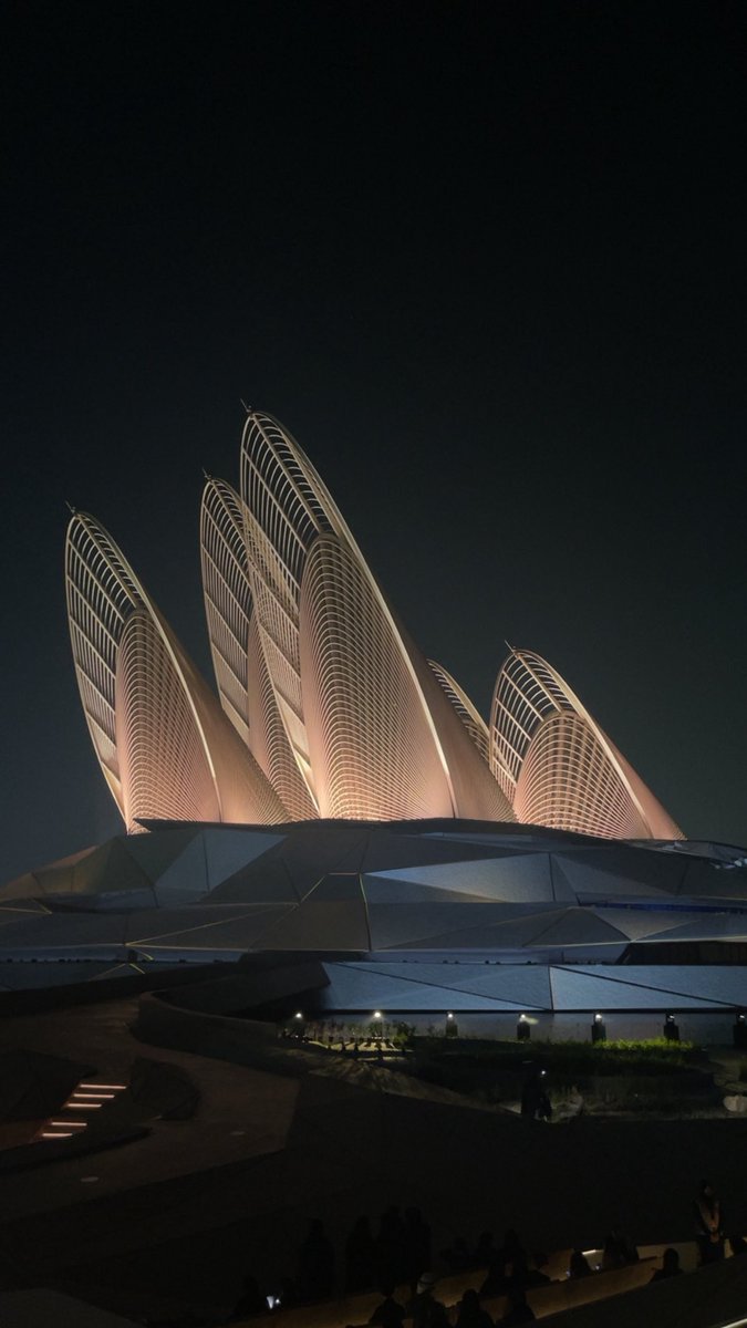 لأن الاتحاد ليس شعاراً نردده، بل روحاً تسري في أرضنا، وصنع الرجال الذين وضعوا للعزة أساساً وللمجد عنواناً،إماراتنا تكبر كل يوم بقادتها وشعبها، ويبقى اتحادها وعداً ثابتاً🇦🇪✨ .

اليوم وغداً وإلى آخر الدهر .

#زايد_راشد 
#عيد_الاتحاد54
#عيد_الاتحاد_54 
#اليوم_الوطني_الاماراتي_54