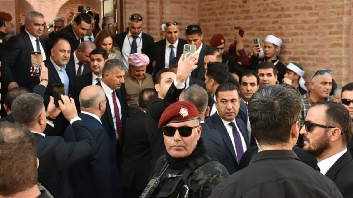 Mesud Barzani: Bahçeli hala eski bozkurt, şimdi sadece koyun postuna bürünmüş

Devlet Bahçeli'nin Şırnak'ın Cizre ilçesinde düzenlenen Melayê Cizîrî Sempozyumu'na katılan KDP Genel Başkanı Mesud Barzani'nin korumalarına ilişkin bugün yaptığı açıklamaya Barzani'den cevap geldi.