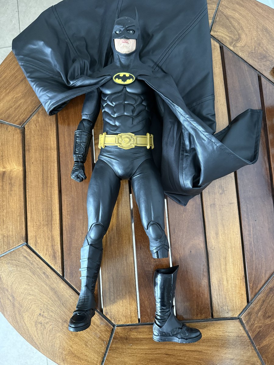 Hoy mi Batman apareció así. Es un resumen del Movistar de <a href="/tomasrebord/">Rebord Khan</a>. Ozzymandias y Batbord