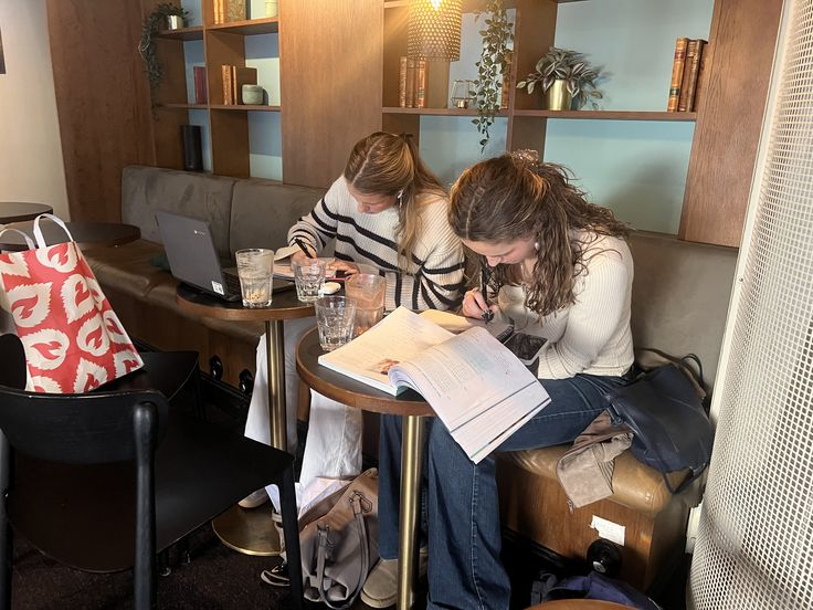 madeleine✶ tweet media