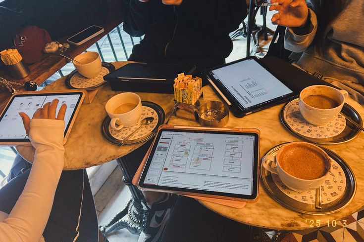 madeleine✶ tweet media