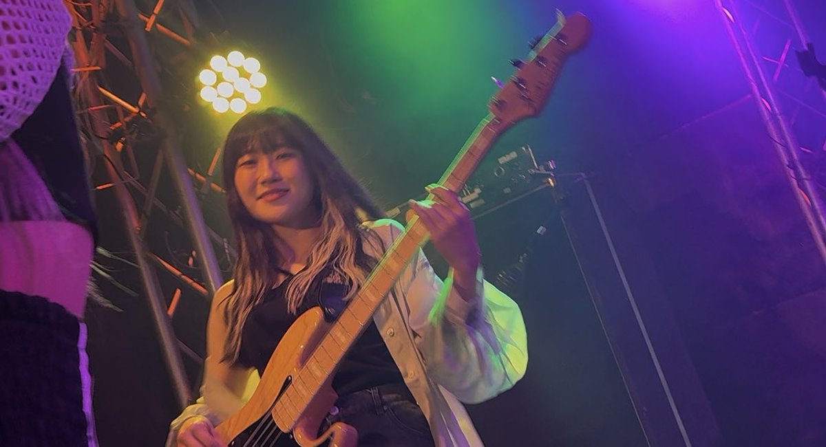 2025.12.2 代々木labo
『20万秒ライブ後夜祭』にてA labo club.
日付近いタイミングで出ると知り、行ってきちゃった🤭見たいが強すぎた‼︎
力強い歌声と演奏、そして何よりMCが飲酒してる🤣面白くて楽しい時間‼︎
お酒を片手に持たないとって思うよね🍺
20万秒そして後夜祭お疲れ様！
また見たい✨