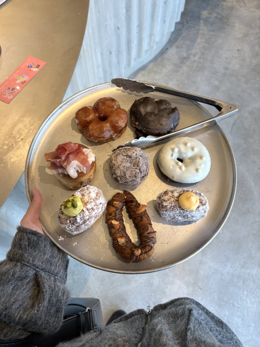 y04m9's tweet photo. 10月にオープンした臨港パークのI’m donut ? ほぼ待ち時間なしで買えたよ(৹ᵒ̴̶̷᷄ ᴗ ᵒ̴̶̷᷅৹)🍩⋆* https://t.co/7jw5oqRnoc