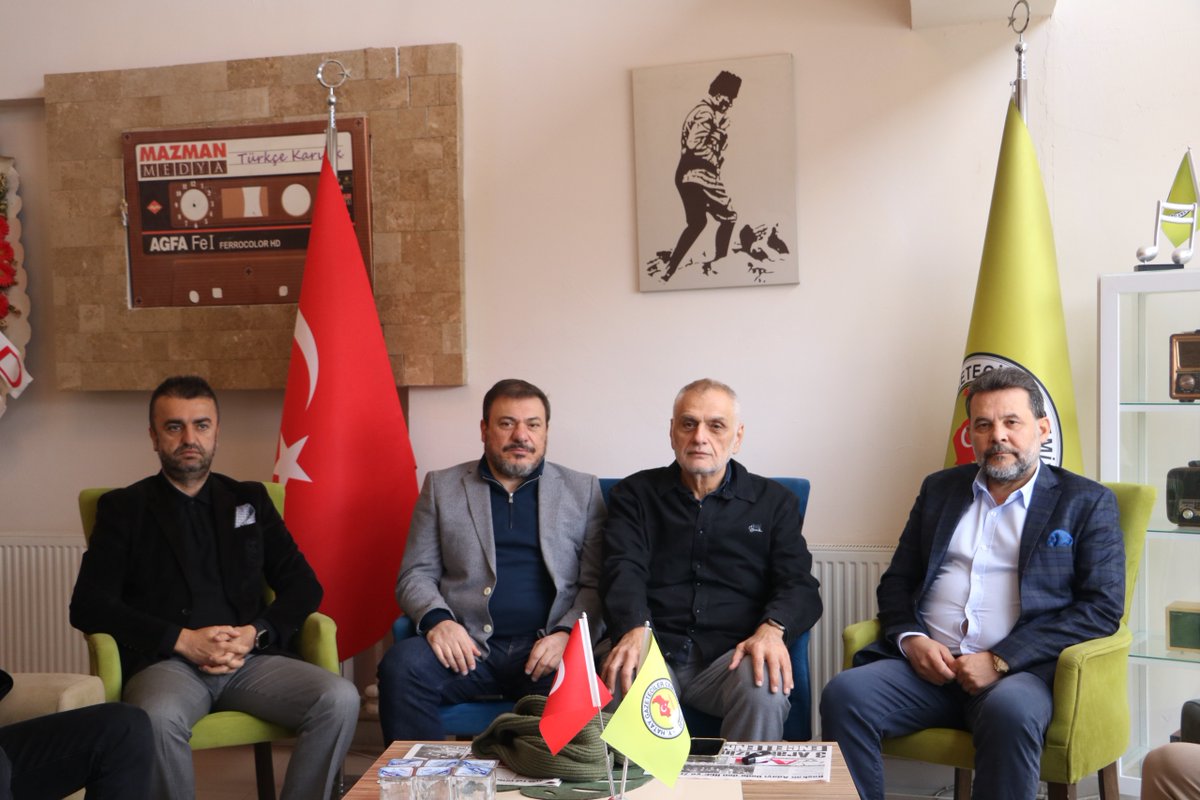 BeyzadeTV's tweet photo. 🚨 HATAY’IN EKONOMİSİ KIRILGAN BİR EŞİKTE
Hatay Ticaret ve Sanayi Odası (#HATSO) Başkanı Hikmet Çinçin, #Hatay Gazeteciler Cemiyeti’ni ziyaret ederek #HGC Başkanı Nihat Mazmanoğlu ve yönetimin kurulu üyeleri ile kent ekonomisine dair önemli değerlendirmelerde bulundu.
Çinçin, özellikle deprem sonrası toparlanma sürecinde #mücbir sebep halinin uzatılmasının Hatay için hayati önem taşıdığını vurguladı.
Detaylar 👇
https://t.co/5rVgAMVZaF
@HikmetCincin
@NihatMazmanoglu